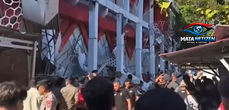 Kerusakan bangunan akibat gempa bumi magnitudo 7,3 di wilayah Bitung, Sulawesi Utara