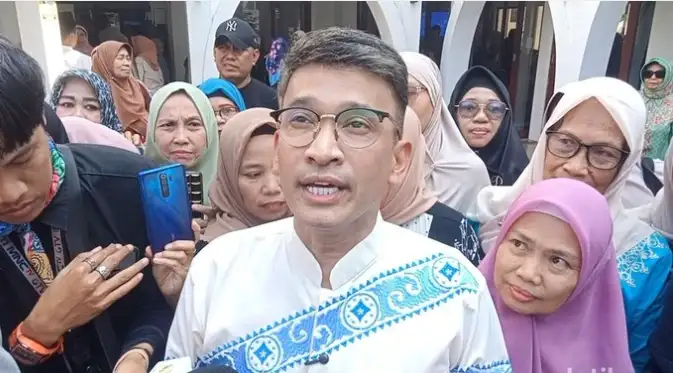 foto: ruben onsu saat di wawancara