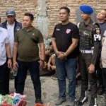 Personel Kepolisian Derah Sumatera Utara melakukan penggerebakan gabungan di Kecamatan Medan Maimun, Medan, Sumut. ANTARA/HO-Bidang Humas Polda Sumatera Utara.