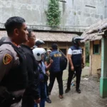 Suasana penggerebekan lokasi narkoba yang dipimpin Kapolres Binjai AKBP R. Bimo Moernanda, S.I.K., M.H. bersama TNI dan BNN. (Foto: Polres Binjai)