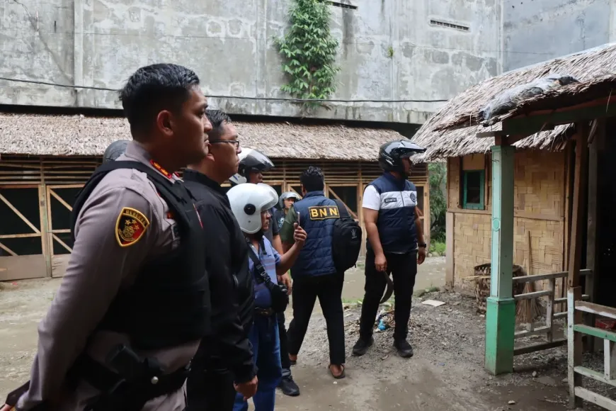 Polres Binjai Razia Narkoba, 3 Pria dan 14 Sajam Diamankan