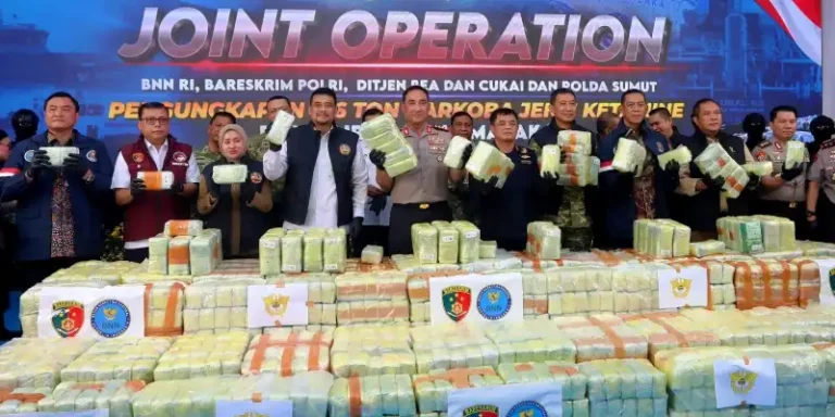 Barang bukti dugaan penyelundupan 1,16 ton ketamin hidroklorida (HCl) di perairan Sumatera Utara. (Foto: Humas Polri)